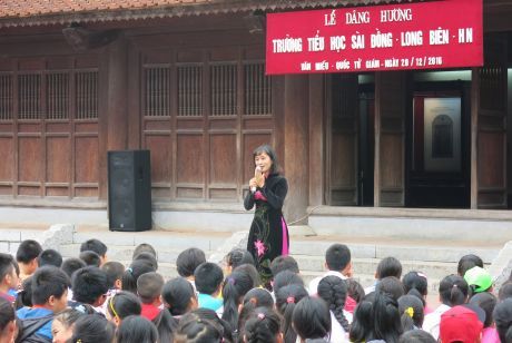 Lễ dâng hương trường tiểu học Sài Đồng, Long Biên, Hà Nội