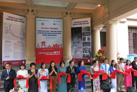 Lễ khai trương 'Tuyến du lịch vàng' tham quan thành phố Hà Nội và ra mắt sản phẩm du lịch với chủ đề “Truyền thống hiếu học”