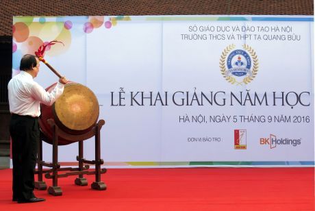 Trường THCS và THPT Tạ Quang Bửu tổ chức lễ khai giảng tại Văn Miếu – Quốc Tử Giám