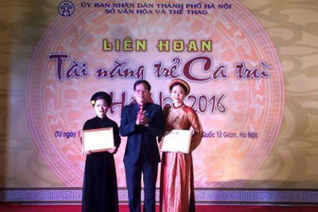 Bế mạc liên hoan tài năng trẻ ca trù Hà Nội năm 2016