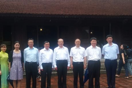 GOVERNOR OF YUNNAN PROVINCE RUAN CHENGFA VISITING VAN VAN - QUOC TU CHAM