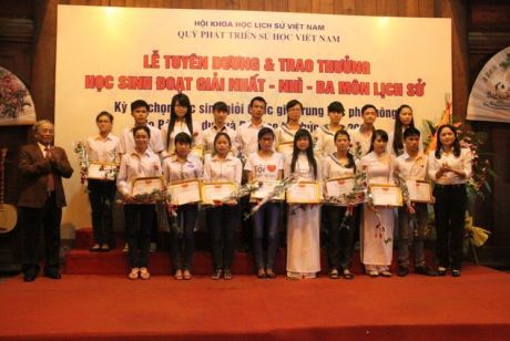 Lễ tuyên dương và trao thưởng học sinh giỏi quốc gia môn Lịch sử tại nhà Thái học, Văn Miếu - Quốc Tử Giám
